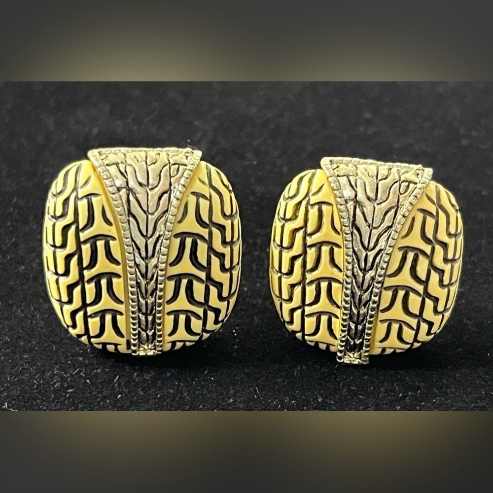 Vintage Square Black Cream‎ Resin Silver Tone Clip On Fashion Earrings